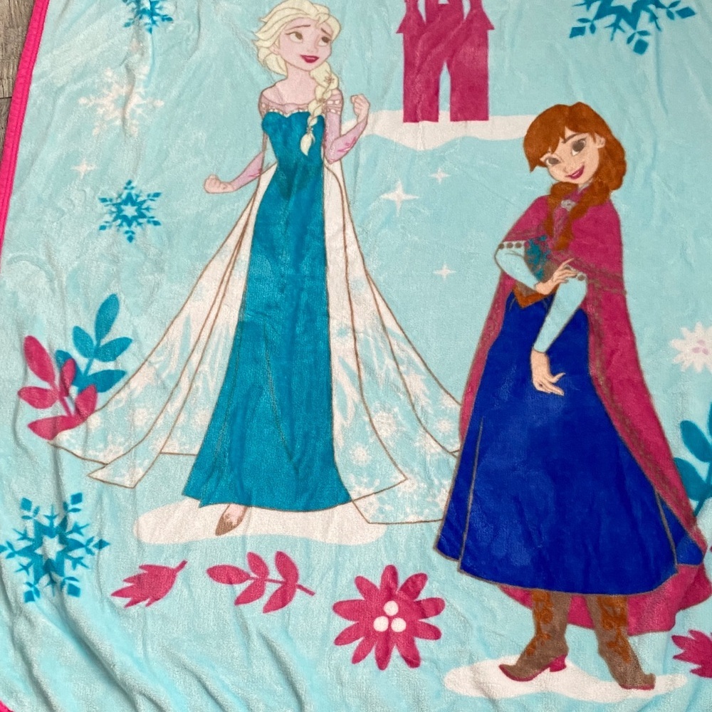 Disney Frozen Throw Blanket with Blue and Pink Accents - Picture 13 of 13